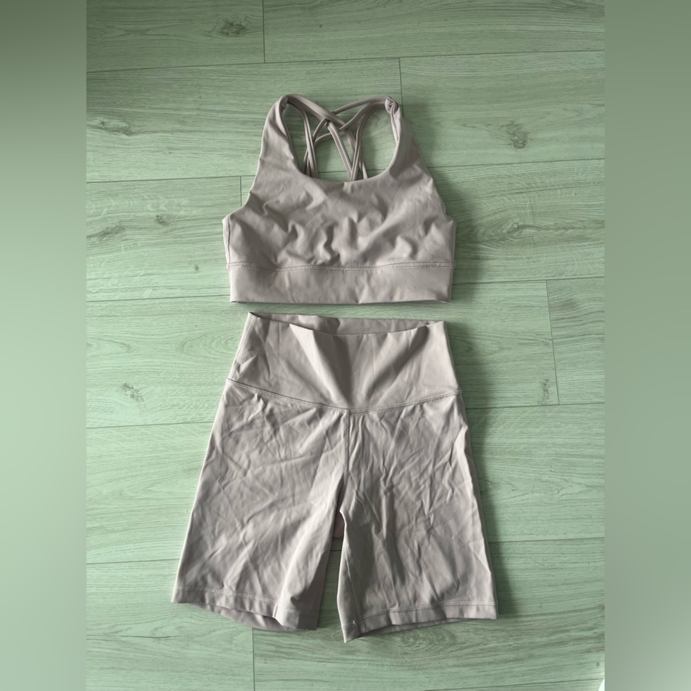 Aritzia TNA 7’ Biker Short & Bra Top Set